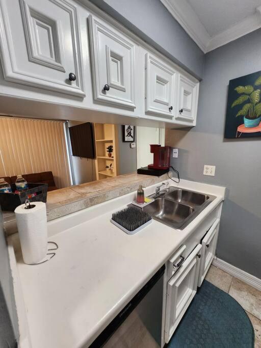Blue Shark *E2* @ Midtown 1Br King Suite Houston Exterior photo