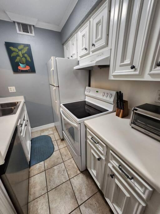 Blue Shark *E2* @ Midtown 1Br King Suite Houston Exterior photo