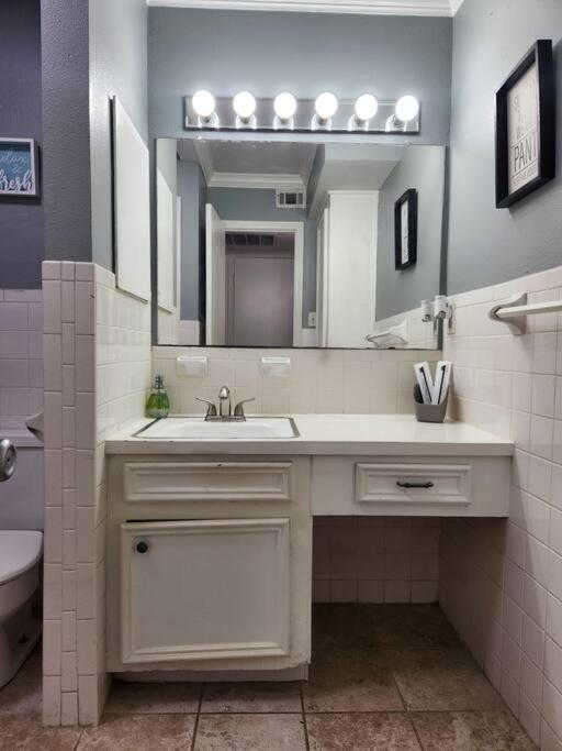 Blue Shark *E2* @ Midtown 1Br King Suite Houston Exterior photo